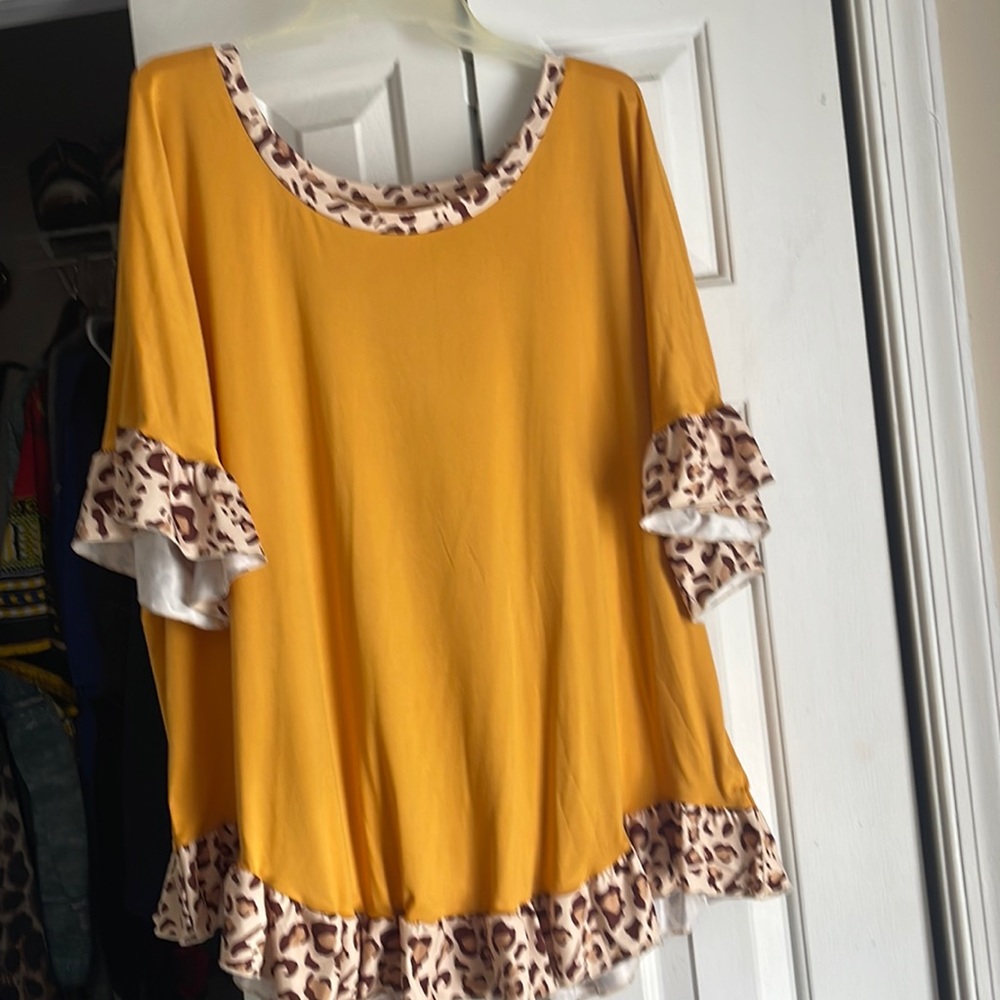 Cute leopard casual shirt